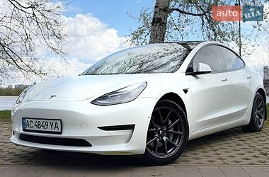 Седан Tesla Model 3 2020 в Киеве