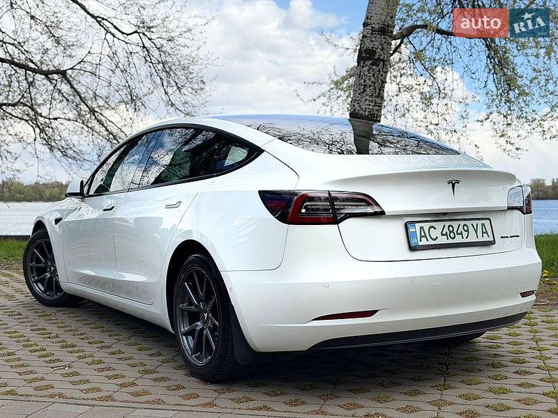 Седан Tesla Model 3 2020 в Киеве