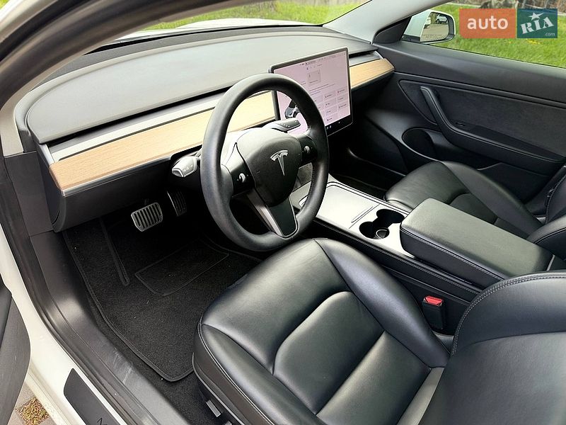 Седан Tesla Model 3 2020 в Киеве