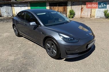 Седан Tesla Model 3 2022 в Киеве