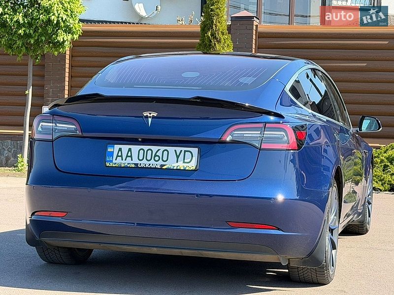 Седан Tesla Model 3 2017 в Борисполе