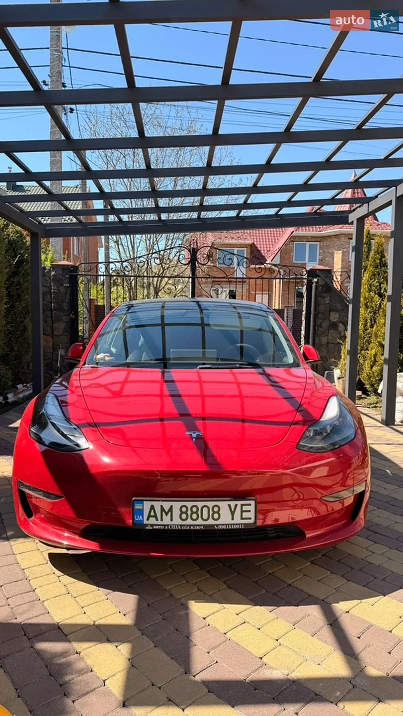 2022 Tesla Model 3 - фото 1