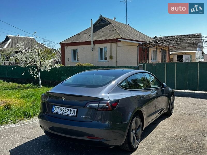 Седан Tesla Model 3 2020 в Киеве