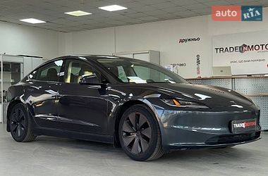 Седан Tesla Model 3 2024 в Киеве