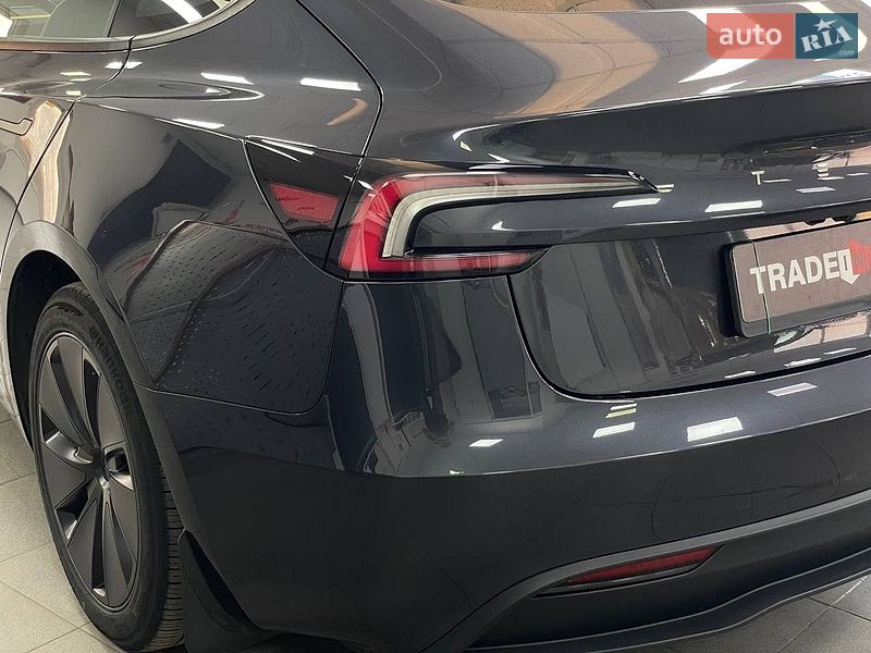 Седан Tesla Model 3 2024 в Киеве