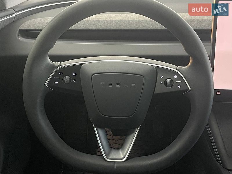 Седан Tesla Model 3 2024 в Киеве