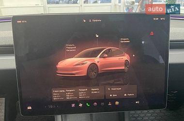 Седан Tesla Model 3 2024 в Киеве