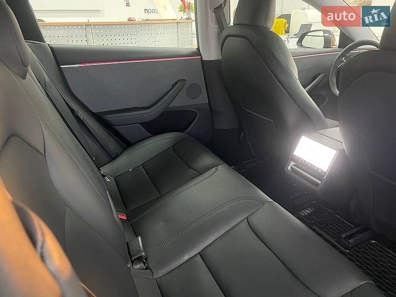 Седан Tesla Model 3 2024 в Киеве