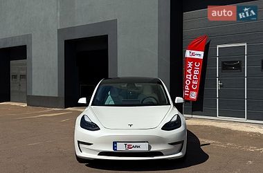 Седан Tesla Model 3 2020 в Києві