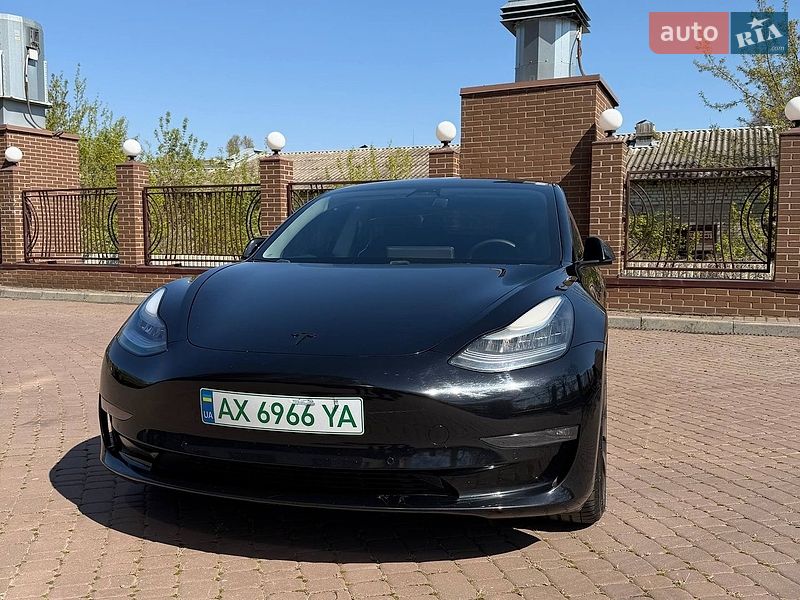 Tesla Model 3 2020