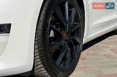 Седан Tesla Model 3 2021 в Виннице