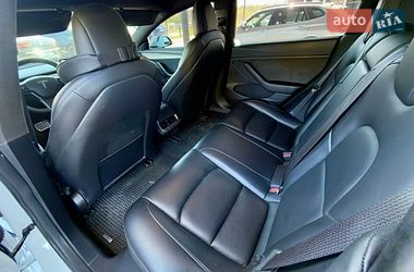 Седан Tesla Model 3 2021 в Виннице