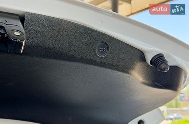 Седан Tesla Model 3 2021 в Виннице