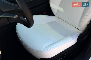 Седан Tesla Model 3 2022 в Киеве