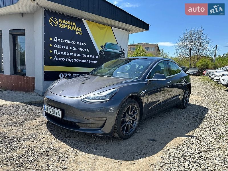 Tesla Model 3 2020