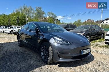 Седан Tesla Model 3 2020 в Ивано-Франковске