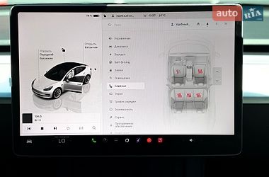 Седан Tesla Model 3 2022 в Киеве