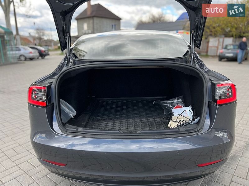 Седан Tesla Model 3 2020 в Запорожье