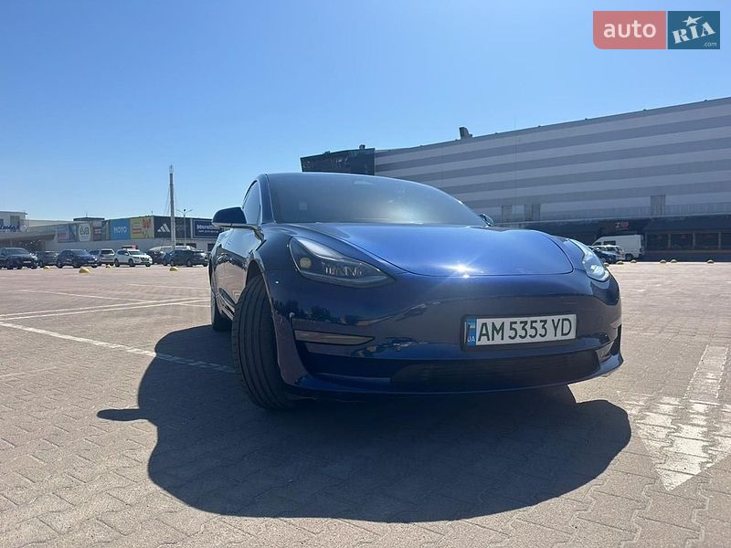 Седан Tesla Model 3 2020 в Житомире