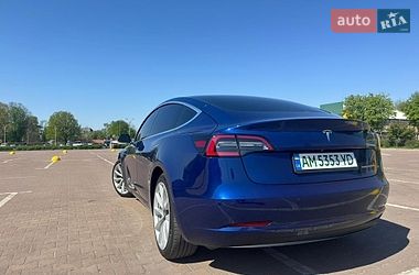 Седан Tesla Model 3 2020 в Житомире