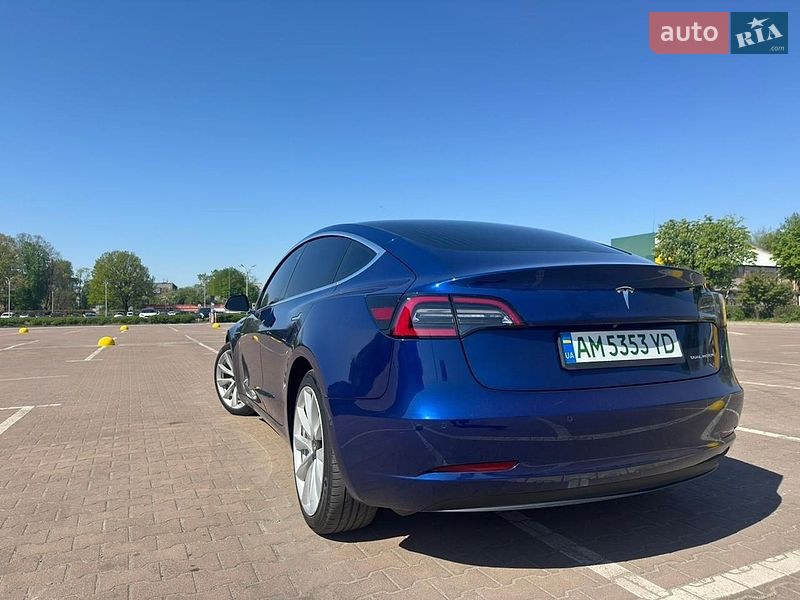 Седан Tesla Model 3 2020 в Житомире