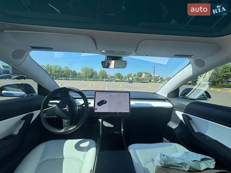 Седан Tesla Model 3 2020 в Житомире