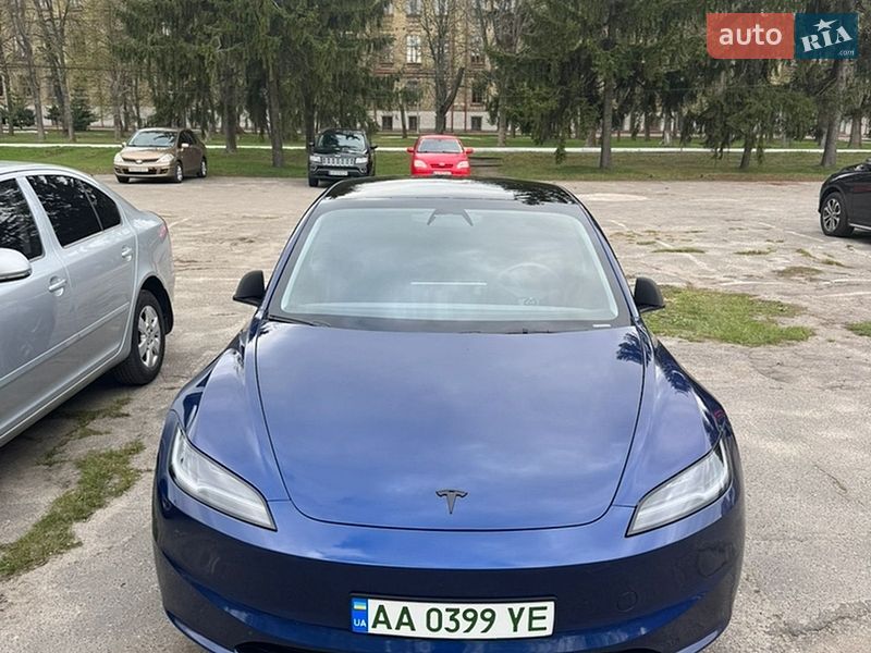 Седан Tesla Model 3 2024 в Киеве