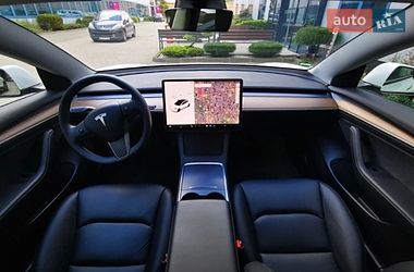 Седан Tesla Model 3 2021 в Львове