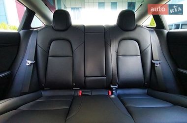 Седан Tesla Model 3 2021 в Львове