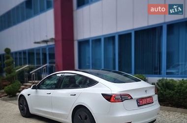 Седан Tesla Model 3 2021 в Львове