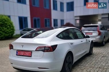 Седан Tesla Model 3 2021 в Львове