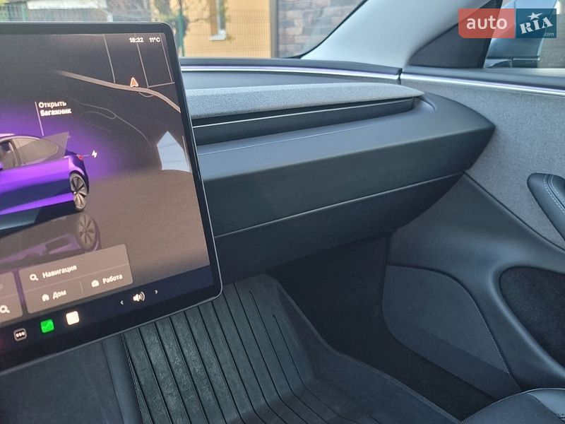 Седан Tesla Model 3 2024 в Дніпрі