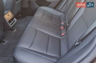 Седан Tesla Model 3 2024 в Дніпрі