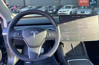 Седан Tesla Model 3 2021 в Львове