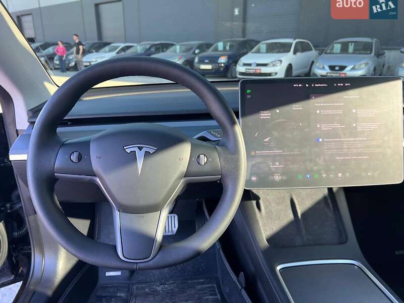 Седан Tesla Model 3 2021 в Львове