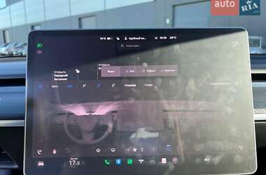 Седан Tesla Model 3 2021 в Львове
