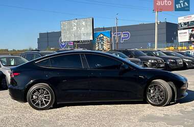Седан Tesla Model 3 2021 в Львове