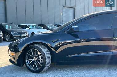 Седан Tesla Model 3 2021 в Львове
