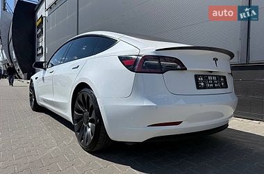 Седан Tesla Model 3 2021 в Киеве