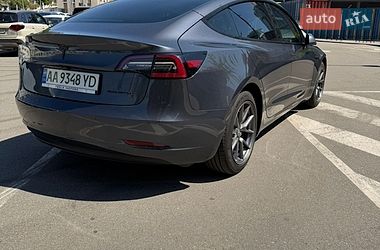 Седан Tesla Model 3 2021 в Киеве