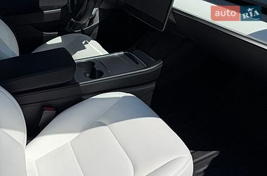 Седан Tesla Model 3 2021 в Киеве