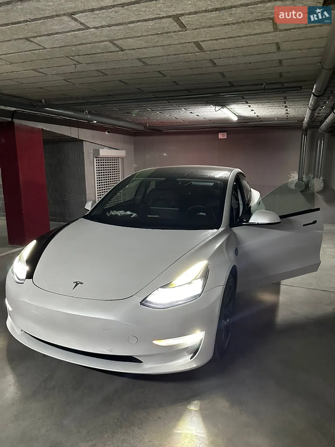 2022 Tesla Model 3 - фото 1