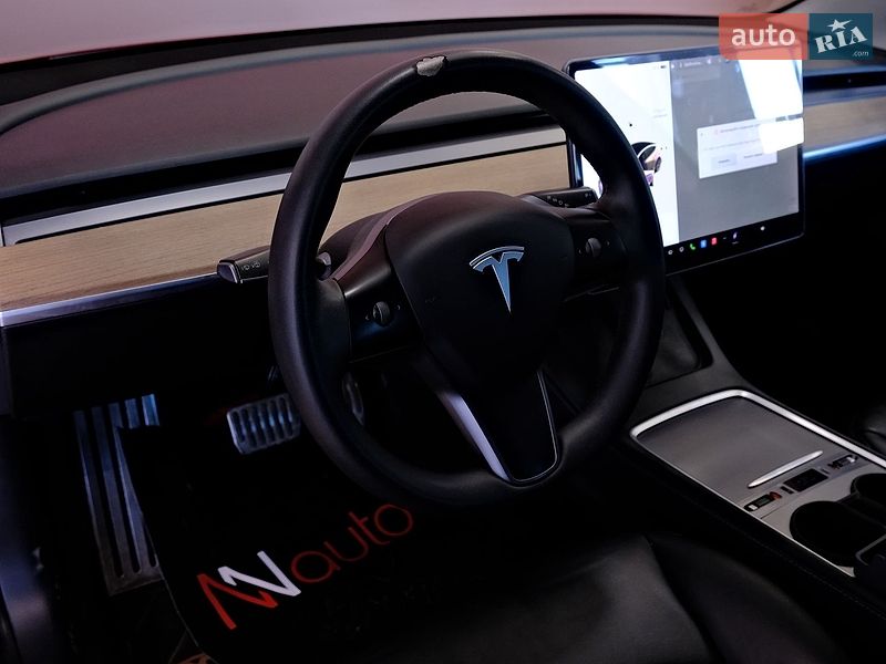 Седан Tesla Model 3 2021 в Одесі