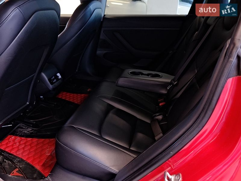Седан Tesla Model 3 2021 в Одесі