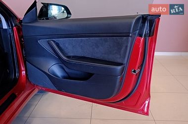 Седан Tesla Model 3 2021 в Одесі