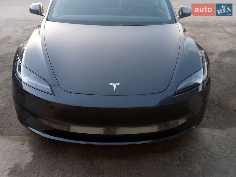 Седан Tesla Model 3 2024 в Киеве