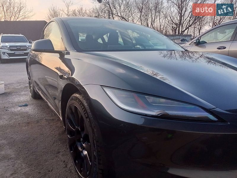 Седан Tesla Model 3 2024 в Киеве