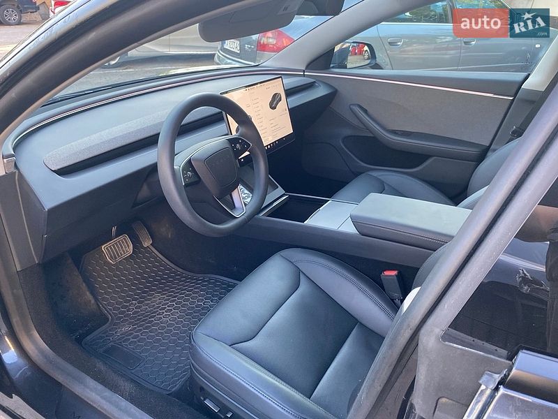 Седан Tesla Model 3 2024 в Киеве