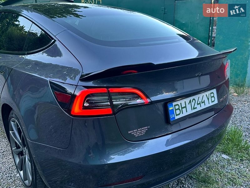 Седан Tesla Model 3 2019 в Одессе