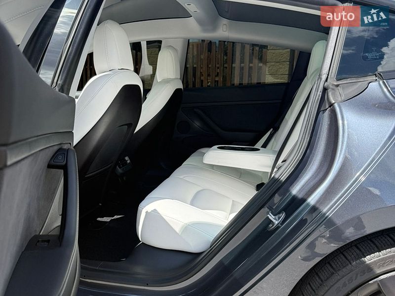 Седан Tesla Model 3 2021 в Днепре